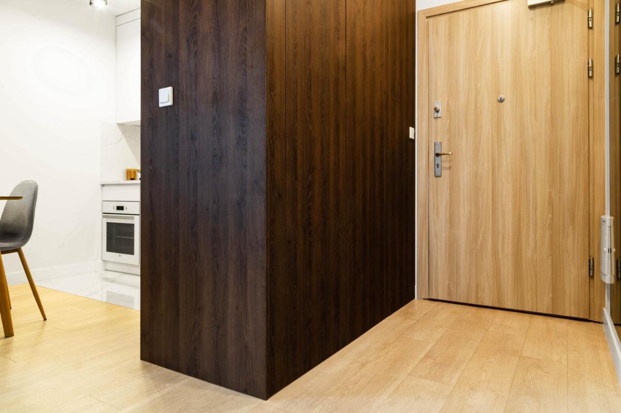 Househost Apartment: Miodowa 42/30 Street Красков Екстериор снимка