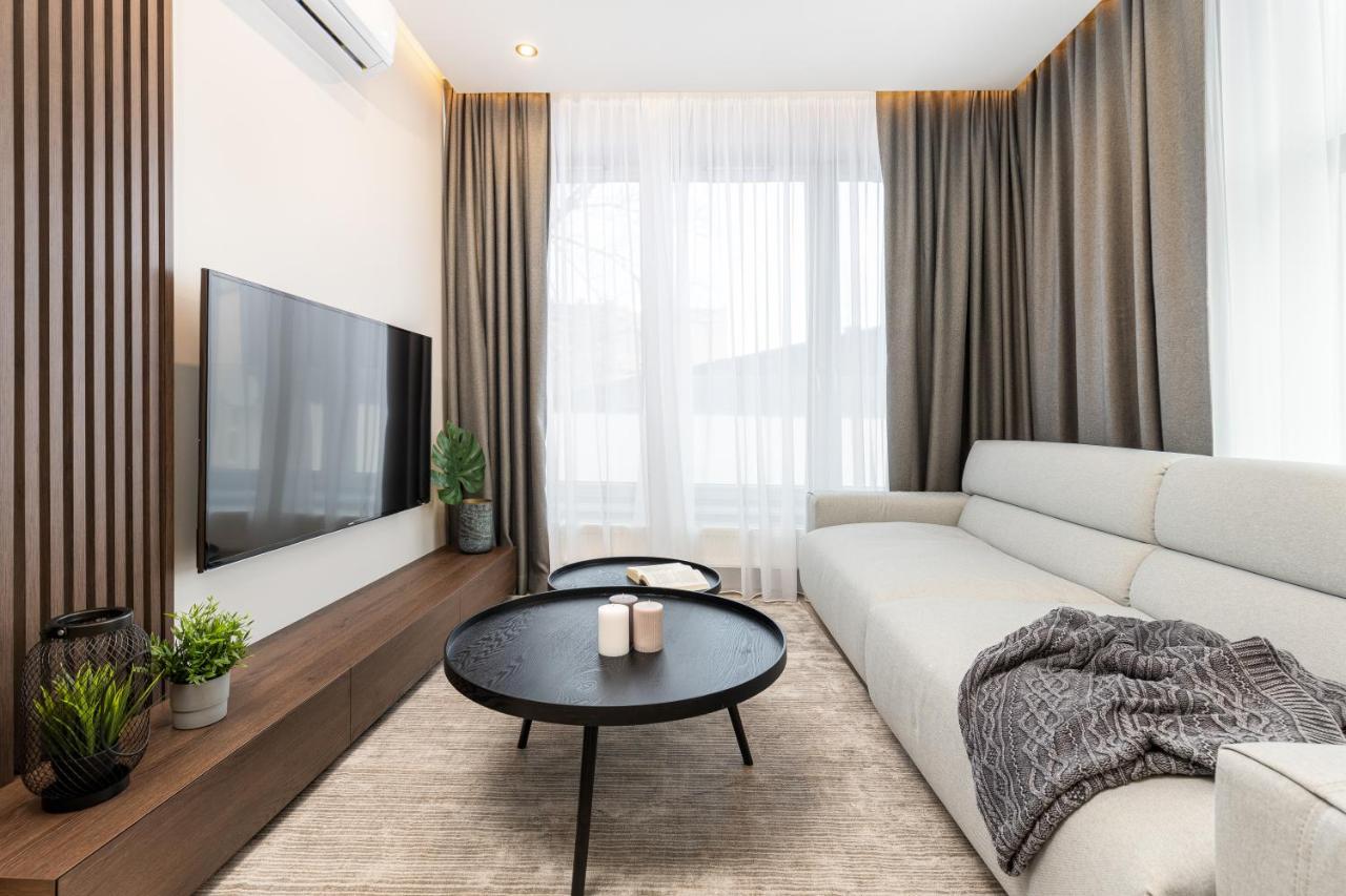 Househost Apartment: Miodowa 42/30 Street Красков Екстериор снимка