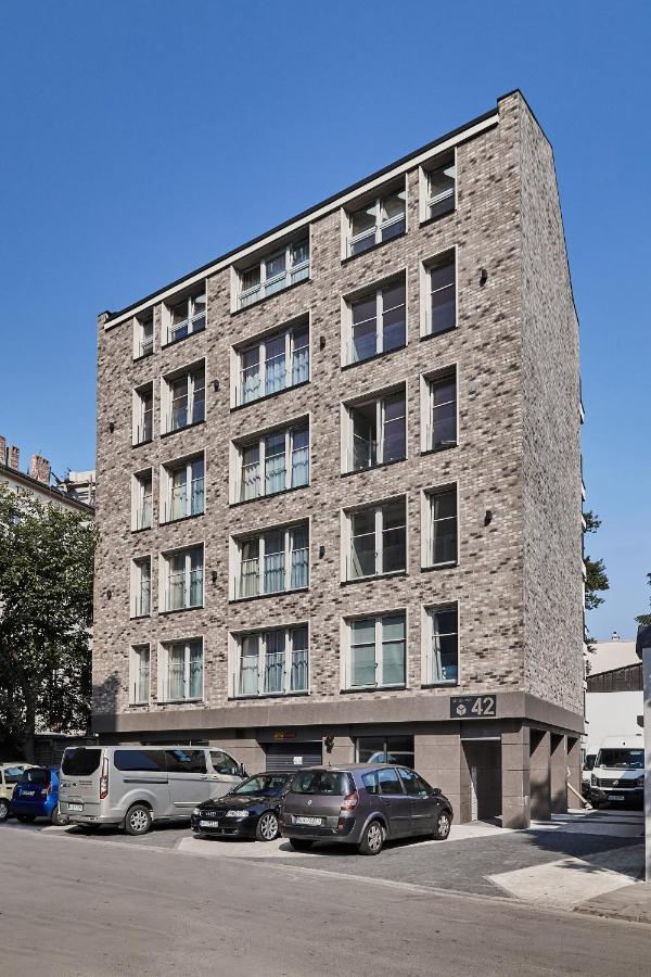 Househost Apartment: Miodowa 42/30 Street Красков Екстериор снимка